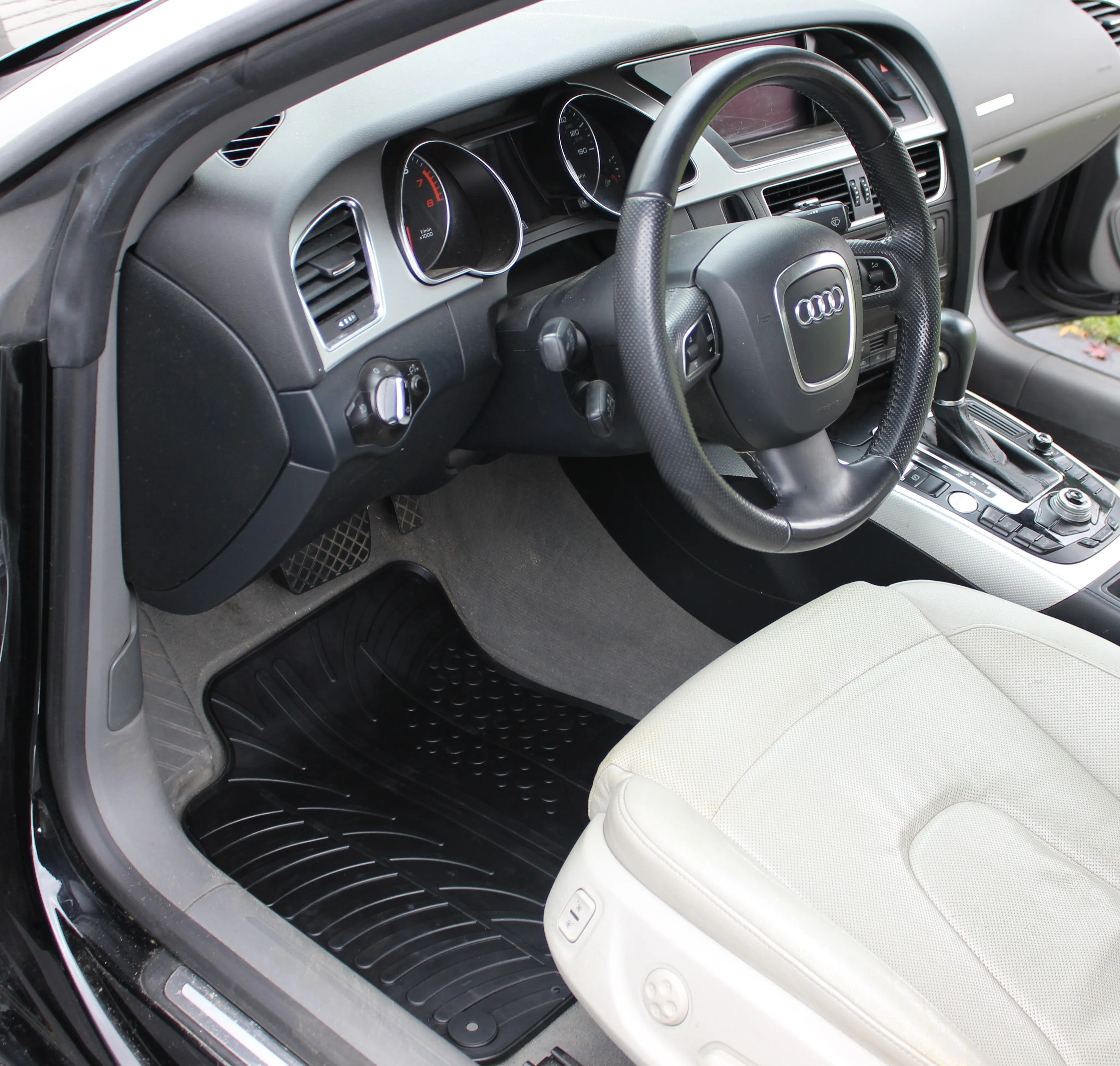 GledringUSA Custom Fit Floor Mats For Audi Q2  2017- 2022