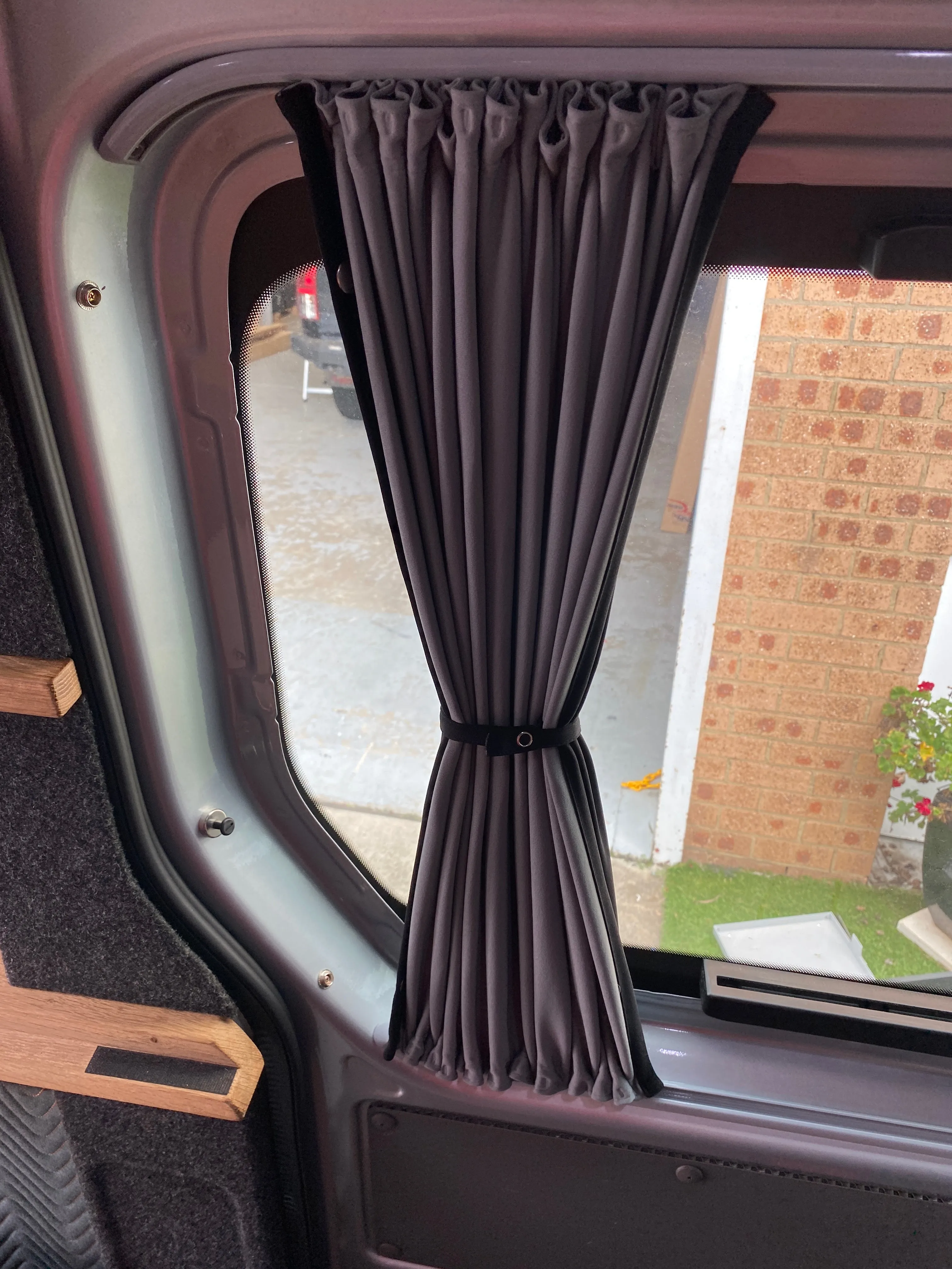 VW Crafter (2017-onwards) - 1pc Window Blackout Curtain - Sliding Door Left or Right or Non-Sliding Door Right
